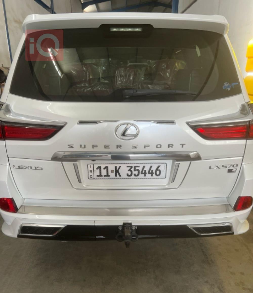 Lexus LX